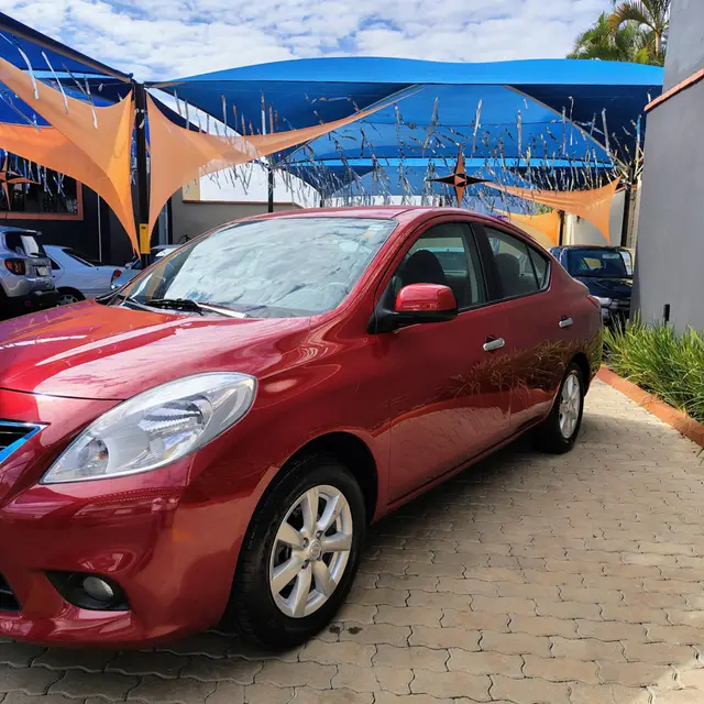 Carro Nissan Versa 2013 1.6 16V SL (Flex)