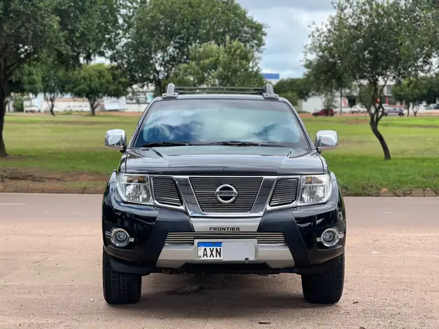 Carro Nissan Frontier 2014 2.5 TD CD 4x4 SL (Aut)