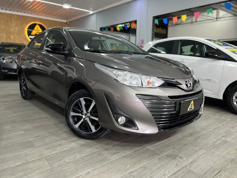 Toyota Yaris Sedan 1.5 XS CVT (Flex)