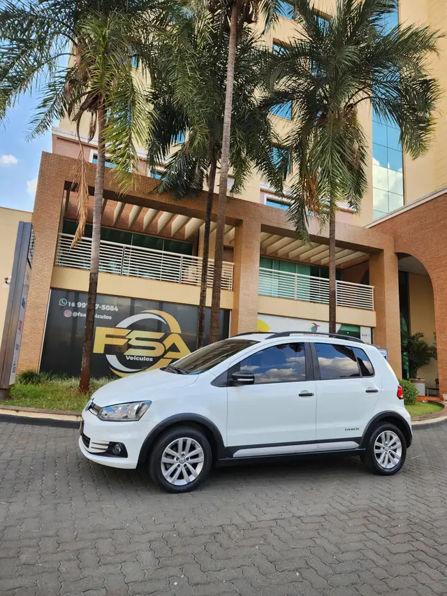 Carro Volkswagen Fox 2018 1.0 MPI Trendline (Flex)
