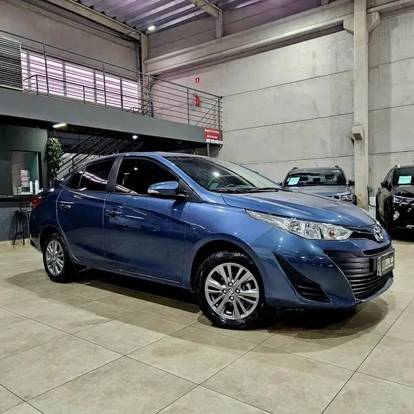 Carro Toyota Yaris Sedan 2022 1.5 XL Plus Connect CVT (Flex)
