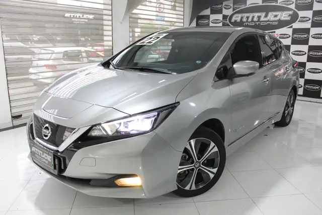 Carro Nissan Leaf 2022 40 kWh Tekna