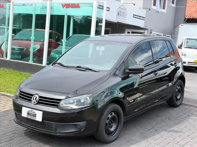 Carro Volkswagen Fox 2011 1.0 8V (Flex) 4p