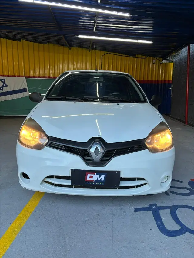 Carro Renault Clio 2015 Authentique 1.0 16V (Flex) 2p