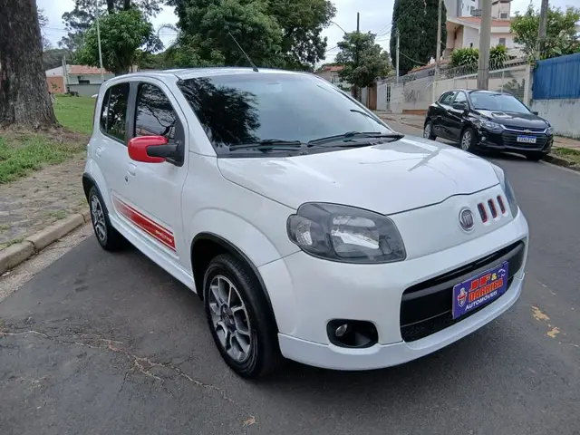 Carro Fiat Uno 2011 Sporting 1.4 8V (Flex) 4p