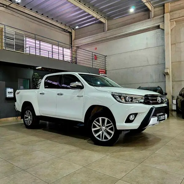 Carro Toyota Hilux Cabine Dupla 2016 Hilux 2.8 TDI SRX CD 4x4 (Aut)