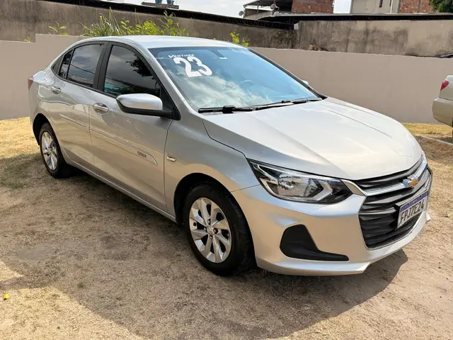 Carro Chevrolet Onix Plus 2023 LT 1.0 Turbo (Aut.)
