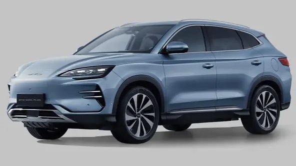 Modelo estreou no país vizinho com mais de 200 cv e 405 km de autonomia 