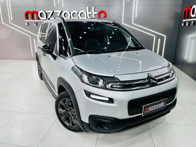 Carro Citroën Aircross 2016 Live 1.5 8V (Flex)