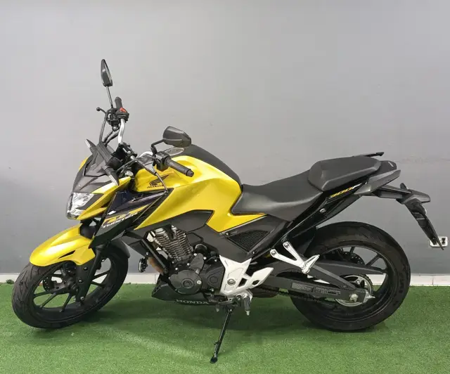 Moto Honda CB 300F Twister 2024 (ABS)