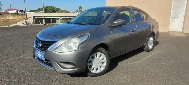 Carro Nissan Versa 2016 1.6 16V SV (Flex)