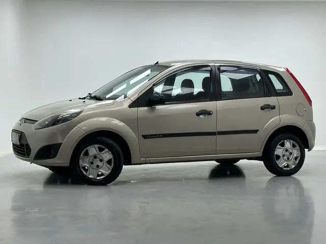 Carro Ford Fiesta Hatch 2013 Rocam 1.0 (Flex)