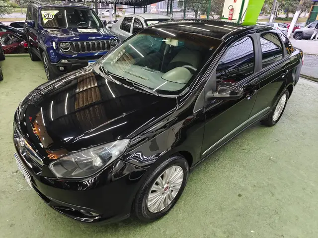 Carro Fiat Siena 2013 Essence 1.6 16V (Flex)