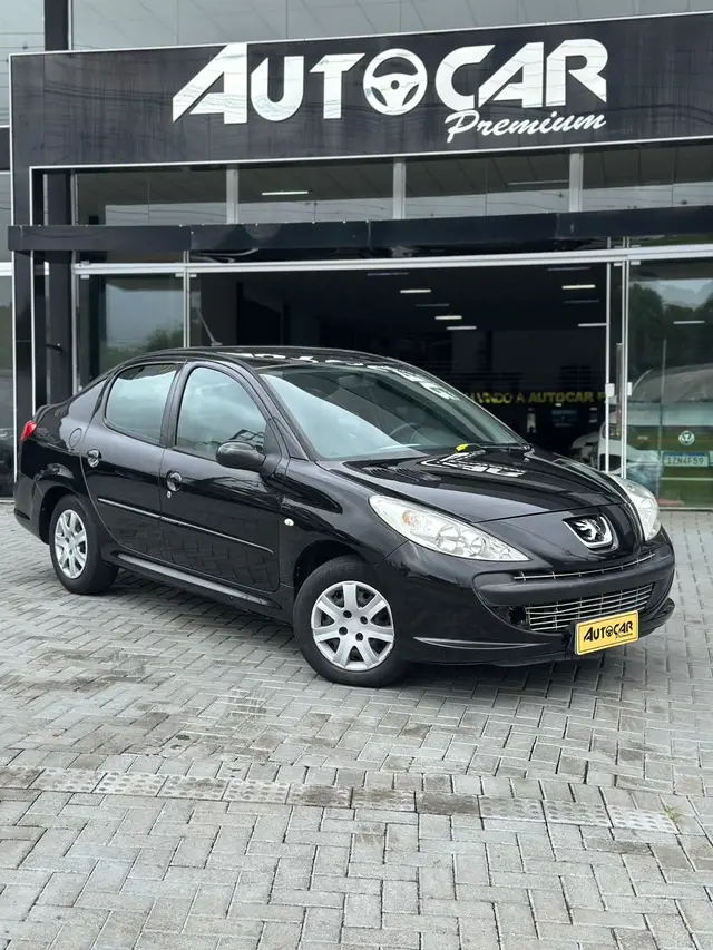 Carro Peugeot 207 2011 XR 1.4 (10 ANOS BRASIL)(Flex) 4p