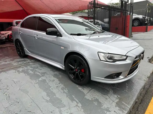 Carro Mitsubishi Lancer 2014 2.0 16V