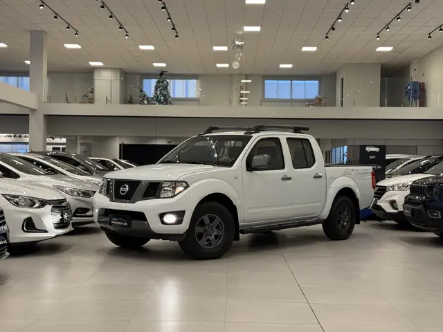 Carro Nissan Frontier 2016 2.5 TD CD 4x4 SV Attack (Aut)