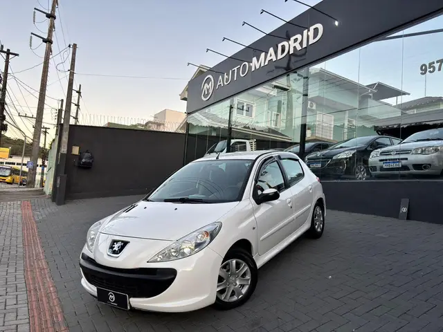 Carro Peugeot 207 2011 Hatch XR 1.4 8V (flex) 4p