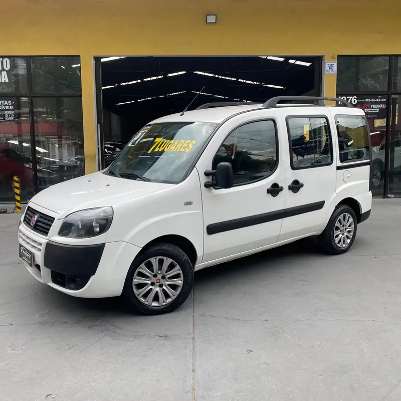 Fiat Doblò Essence 1.8 16V (Flex)