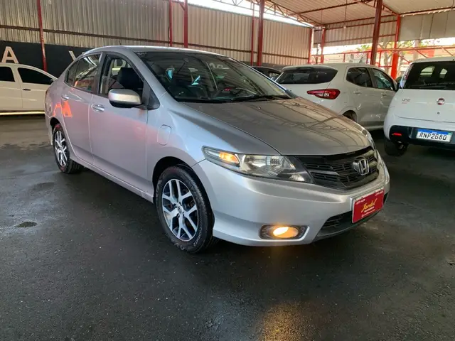 Carro Honda City 2014 Sport 1.5 16V (Flex)