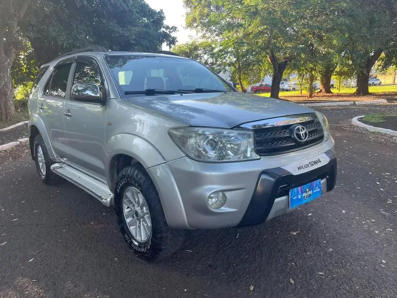 Toyota Hilux SW4 SR 4x2 2.7 VVT-i (aut)