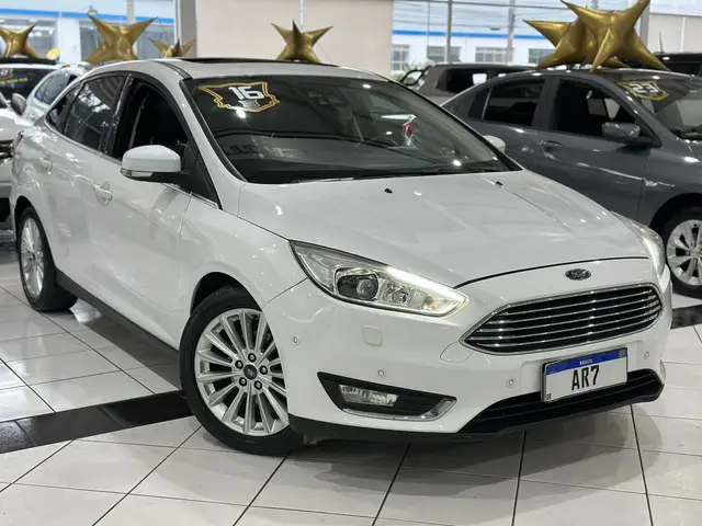 Carro Ford Focus Sedan 2016 Titanium 2.0 PowerShift