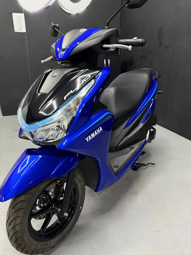 Moto Yamaha Fluo 2026 Hybrid Connected