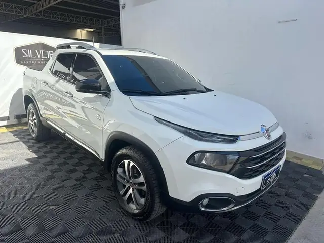 Carro Fiat Toro 2018 Volcano 2.0 diesel AT9 4x4