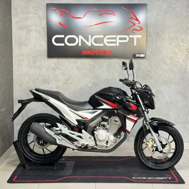 Moto Honda CB 250F Twister 2017 Standard