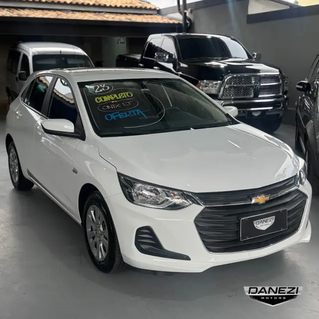 Carro Chevrolet Onix 2023 LT 1.0