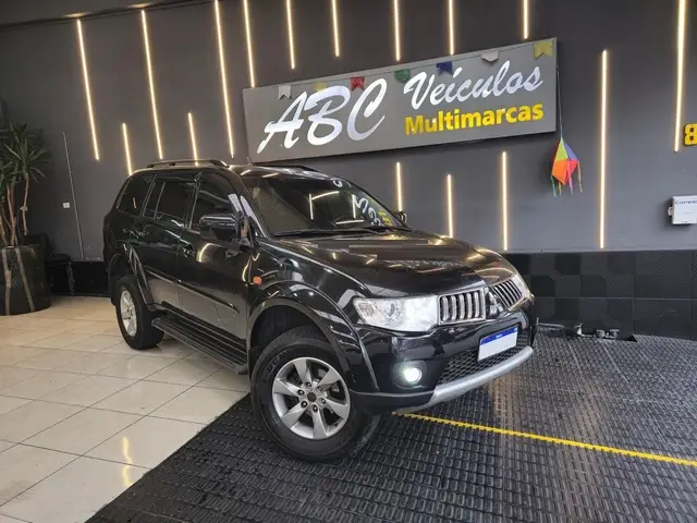 Carro Mitsubishi Pajero Dakar 2013 3.2 4WD (Aut)