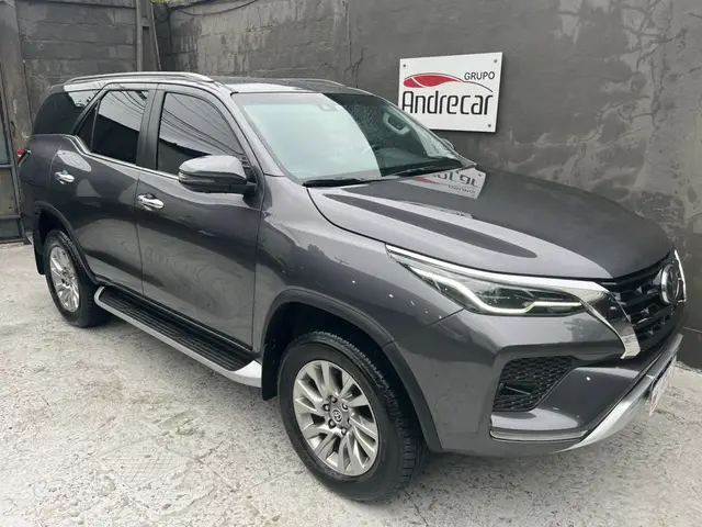 Carro Toyota SW4 2022 SRX 2.8 turbodiesel 5L 4x4 (Aut)