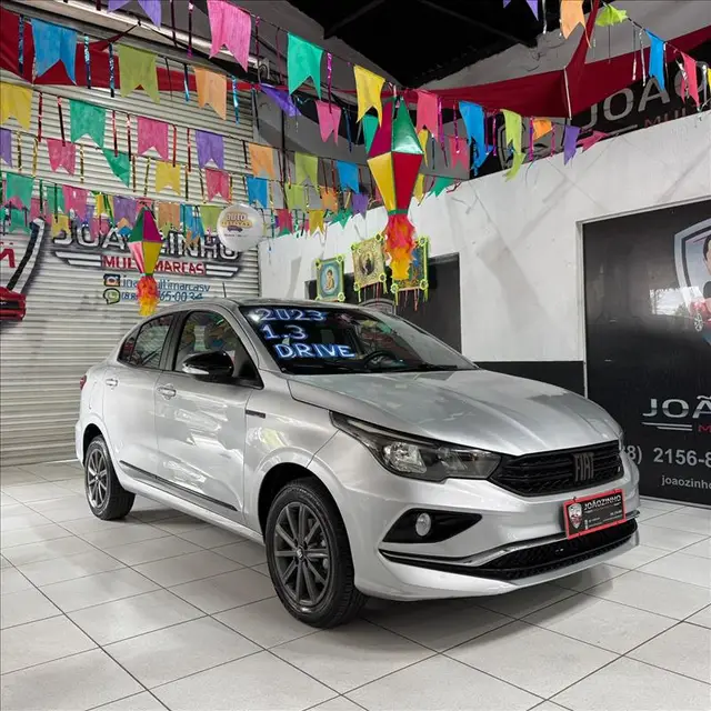 Carro Fiat Cronos 2023 Drive 1.3 (Flex) MT