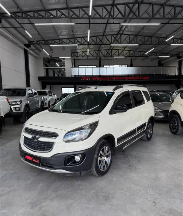 Carro Chevrolet Spin 2017 Activ 1.8 (Flex) (Aut)