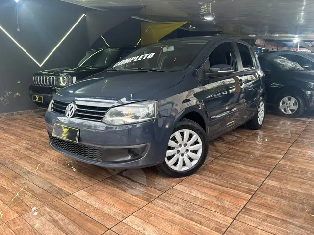 Carro Volkswagen Fox 2013 1.0 TEC (Flex) 4p