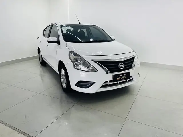 Carro Nissan Versa 2017 1.6 16V SV (Flex)