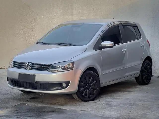 Carro Volkswagen Fox 2014 1.0 TEC BlueMotion (Flex) 4p