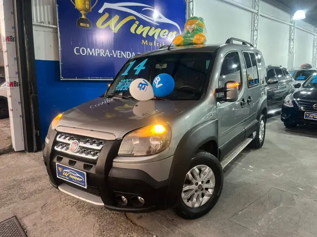 Carro Fiat Doblò 2014 Adventure 1.8 Flex