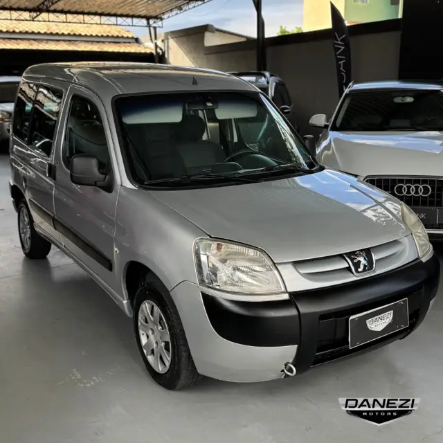 Carro Peugeot Partner 2011 Escapade 1.6 16V (Flex)