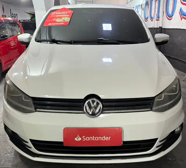 Carro Volkswagen Fox 2015 Comfortline 1.6 MSI (Flex)