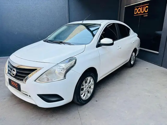 Carro Nissan Versa 2018 1.0 12V (Flex)