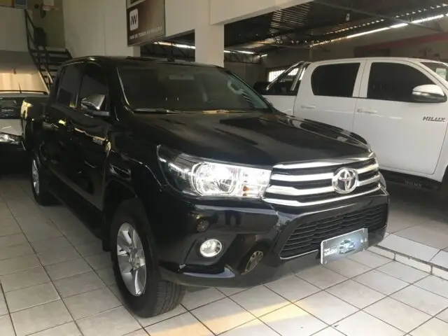 Carro Toyota Hilux Cabine Dupla 2017 Hilux 2.8 TDI SRV CD 4x4 (Aut)