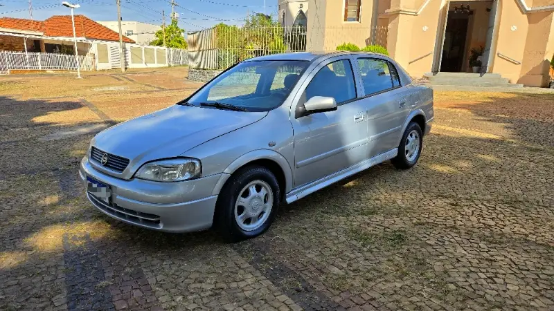 Chevrolet Astra Sedan GL Milenium 1.8 MPFi