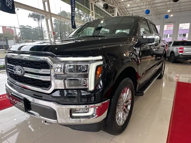 Carro Ford F-150 2024 Lariat 5.0 (Aut.)