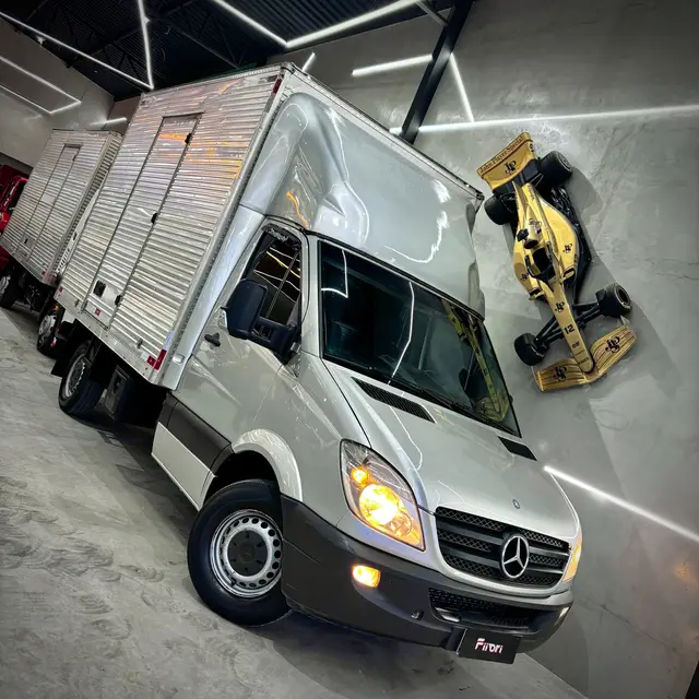 Carro Mercedes-Benz Sprinter 2016 Furgão 311 CDI Street  7,5m