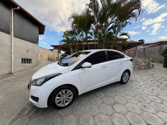 Carro Hyundai HB20S 2017 1.6 Comfort Plus blueMedia (Aut) (Flex)