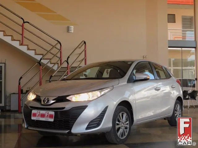 Carro Toyota Yaris 2020 1.5 XL Plus Connect CVT (Flex)