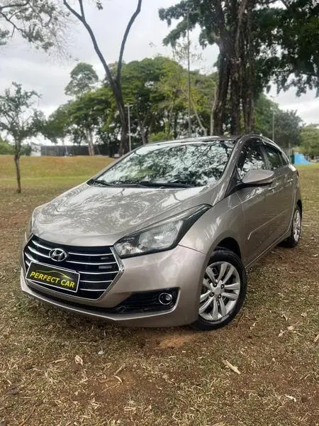 Carro Hyundai HB20S 2017 1.0 Comfort Plus (Flex)