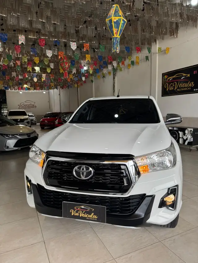 Carro Toyota Hilux Cabine Dupla 2020 Hilux 2.8 TDI SRV CD 4x4 (Aut)