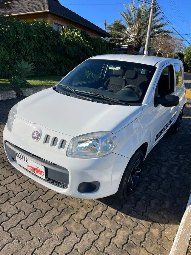 Carro Fiat Uno 2015 Vivace 1.0 8V (Flex) 2p