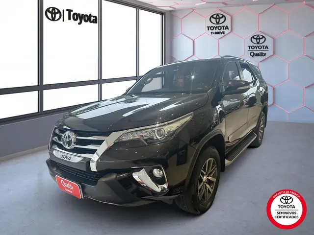 Carro Toyota SW4 2017 2.8 TDI SRX 5L 4x4 (Aut)